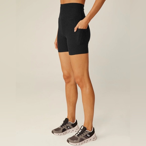 Beyond Yoga Spacedye Keep Pace Pocket Short in Darkest Night - Picture 4 of 11